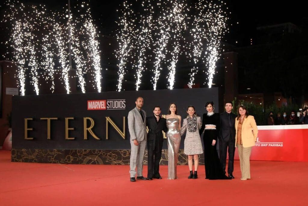 La ciudad eterna da la bienvenida a Los Eternos. La nueva película de Marvel Studios estrena el 4 de noviembre en salas de cine disponibles 3
