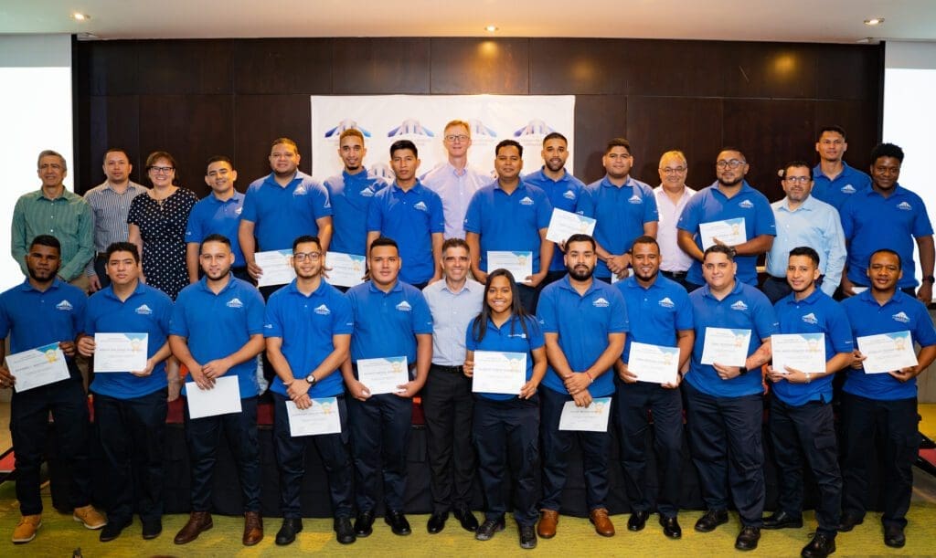 Academia De Técnicos Aeronáuticos (ATA) De Copa Airlines gradúa a 23 panameños como técnicos de mantenimiento aeronáutico - Vida Digital con Alex Neuman