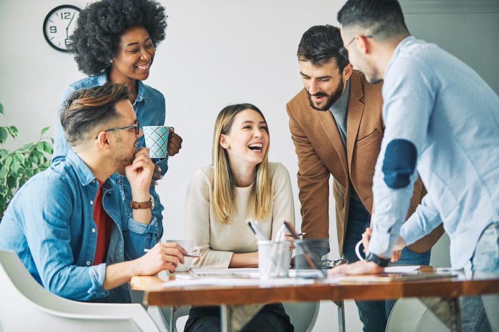 Automatización del Centro de Contacto: Cómo Mejorar las Experiencias de los Clientes y los Empleados - Vida Digital con Alex Neuman