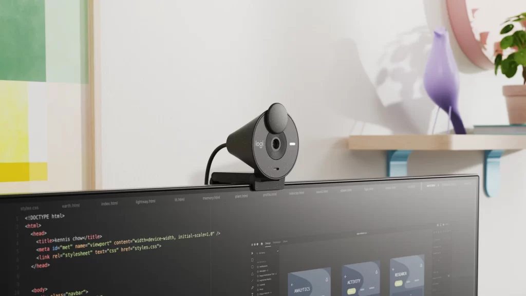 Brio 305 de Logitech es la nueva y accesible webcam que mejora la experiencia de video - Vida Digital con Alex Neuman