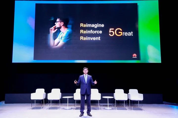 Huawei aboga por avanzar más rápido hacia un mundo inteligente - Vida Digital con Alex Neuman
