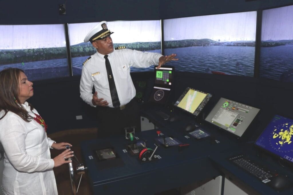 Universidad Marítima Internacional de Panamá adquiere moderno simulador de navegación - Vida Digital con Alex Neuman