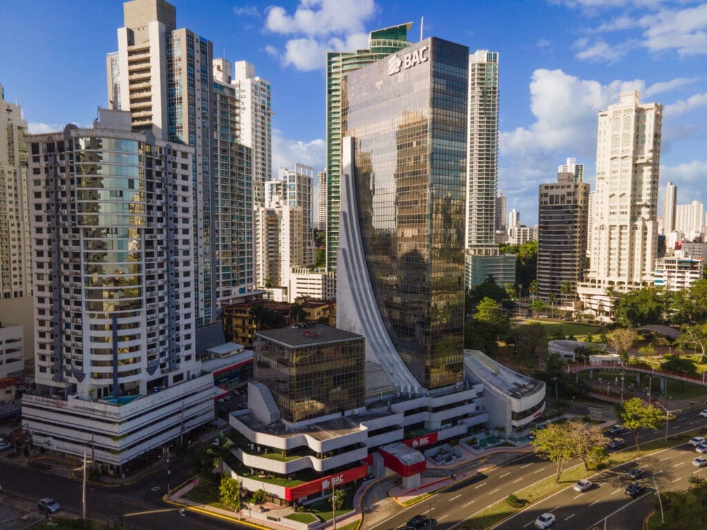 BAC Panamá logra histórico financiamiento para inversión en proyectos sostenibles - Vida Digital en Alex Neuman