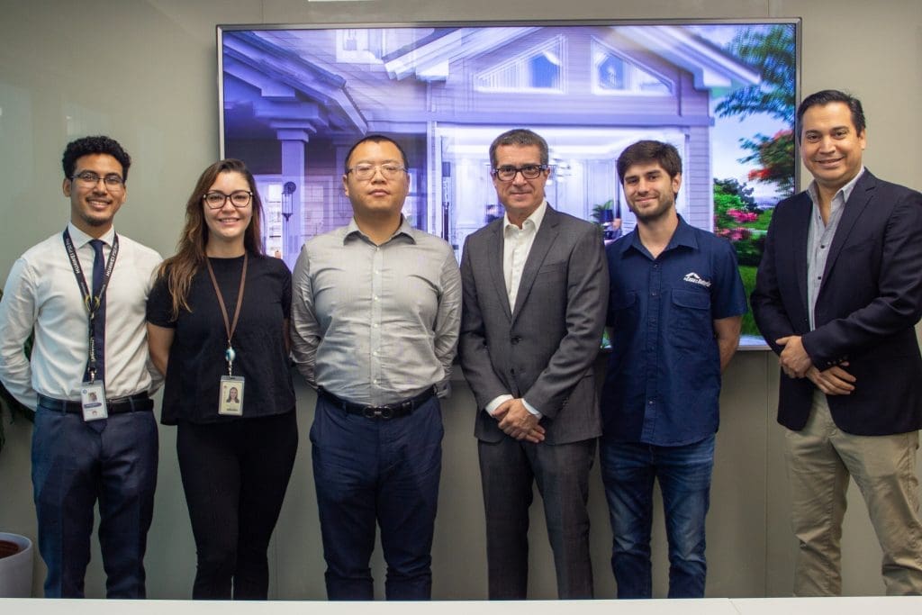 La Casa de las Baterías y Huawei Firman una Alianza Estratégica para la Distribución Regional de Inversores de Red para sistemas fotovoltaicos - Vida Digital con Alex Neuman