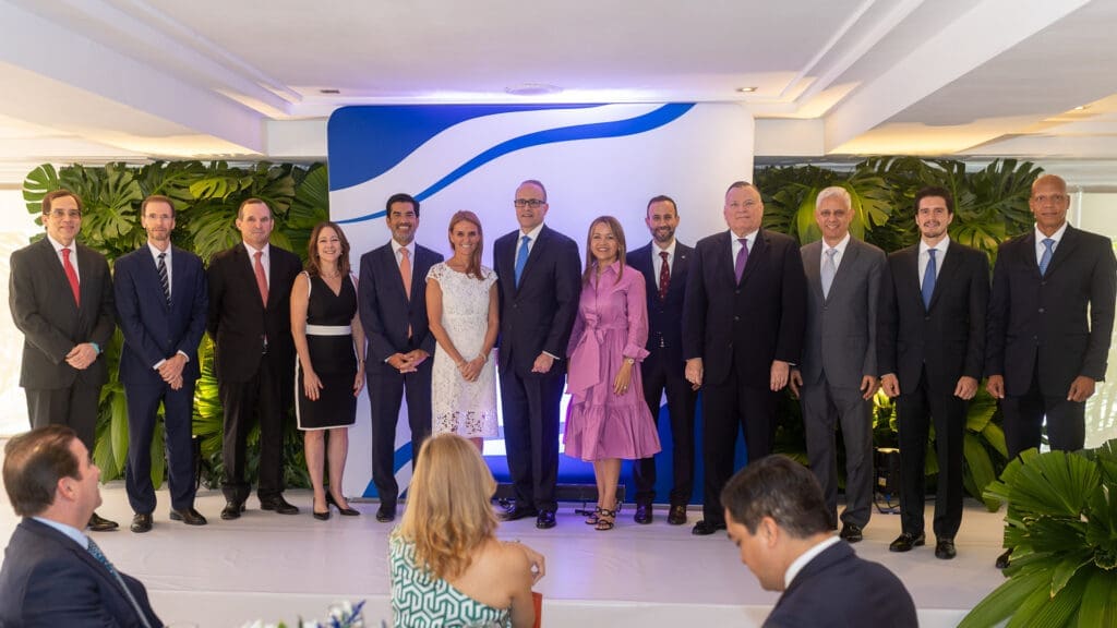 Raúl E. Guizado Novey asume la presidencia de la junta directiva de la Asociación Bancaria De Panamá - Vida Digital con Alex Neuman