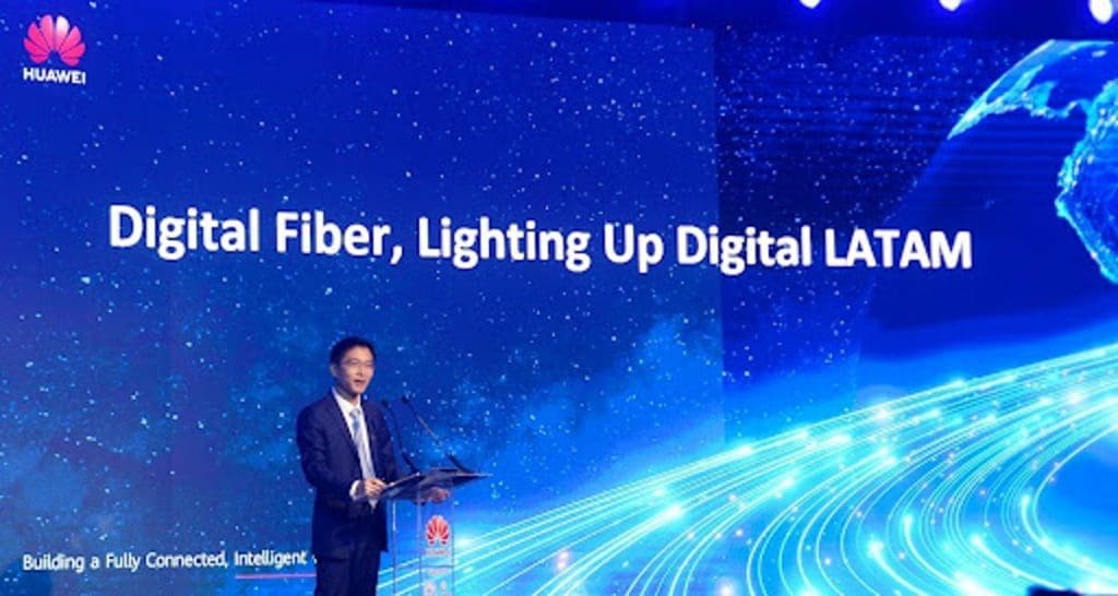 Acelerando el desarrollo de la banda ancha por fibra e iluminar LATAM digital - Vida Digital con Alex Neuman