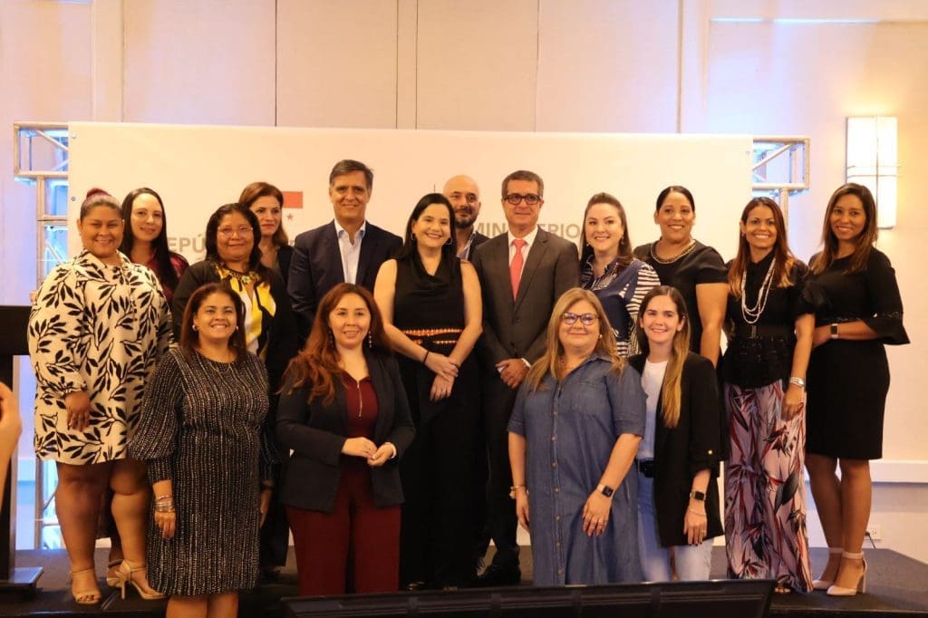 Nestlé se une a la Iniciativa de Paridad de Género del Ministerio de Desarrollo de Panamá - Vida Digital con Alex Neuman
