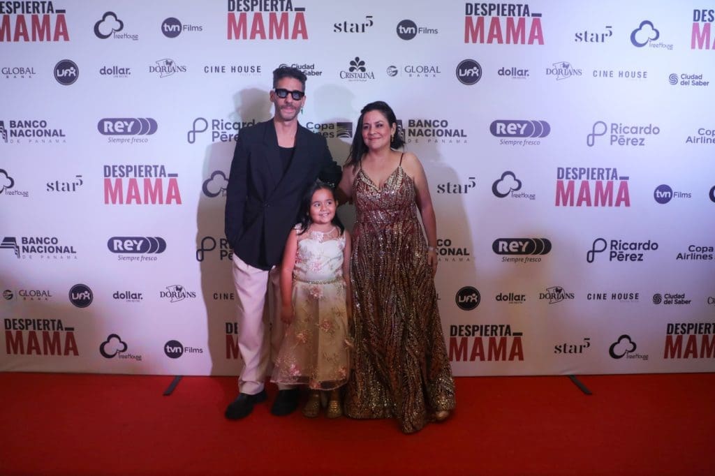 Gran noche cinematográfica en el Canal De Panamá con la premiere de la película 'Despierta Mamá' - Vida Digital con Alex Neuman